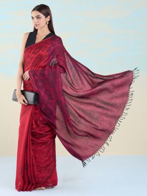 Alluring Saga Saree