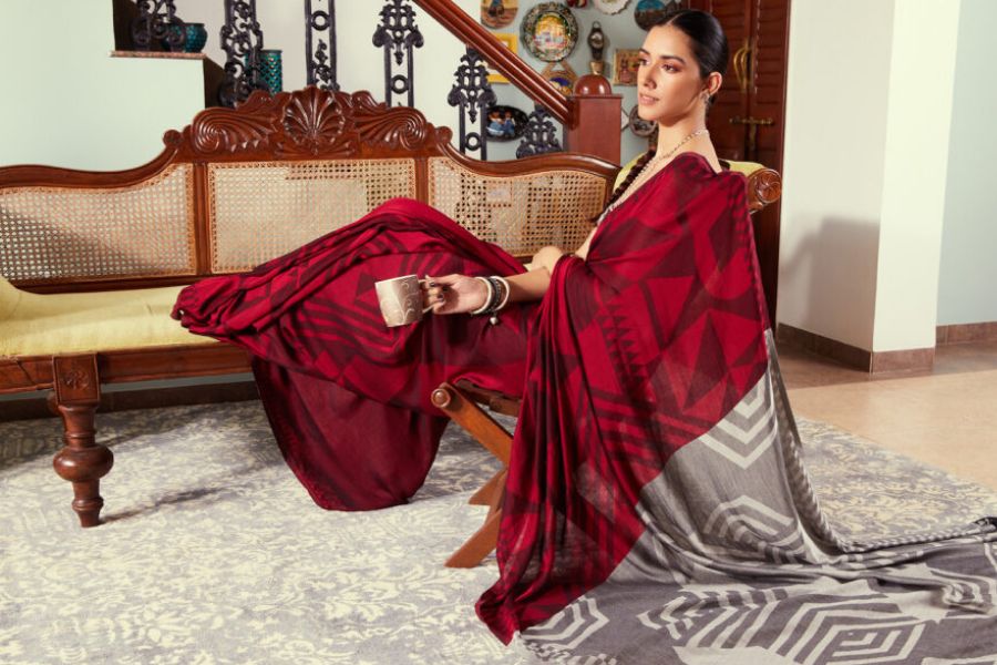 red-jacquard-saree